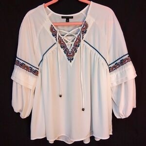 Signature Studio white with embroidery and long puffed sleeve peasant blouse XL